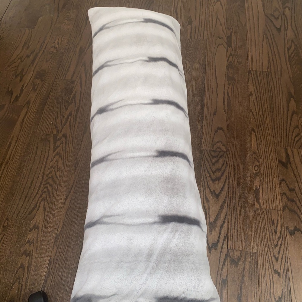 Long body pillow